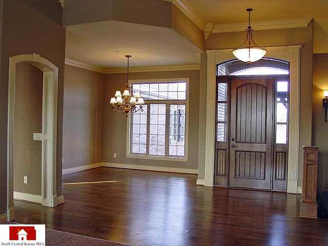 2306 N Lindsay, Wichita, KS 67228