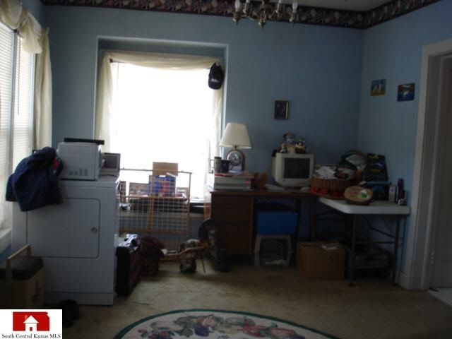 209 SW 3rd St, Newton, KS 67114