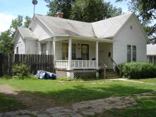 209 SW 3rd St, Newton, KS 67114