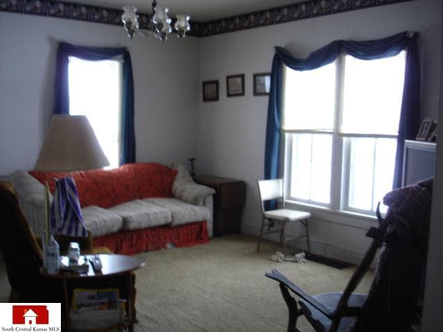 209 SW 3rd St, Newton, KS 67114