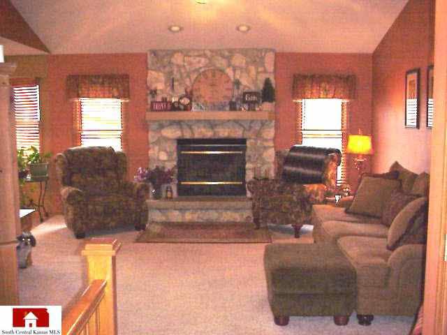 918 Whippoorwill Rd, Derby, KS 67037