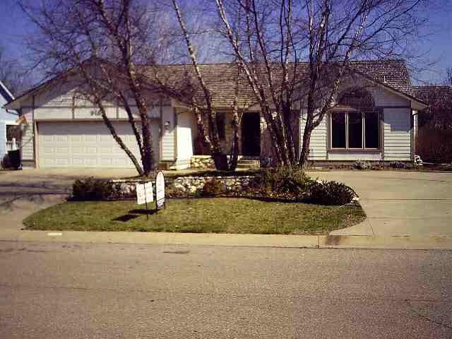 918 Whippoorwill Rd, Derby, KS 67037