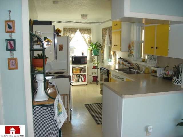 312 E Martha, Mulvane, KS 67110