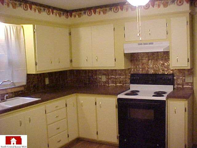 409 E 5th, Newton, KS 67114