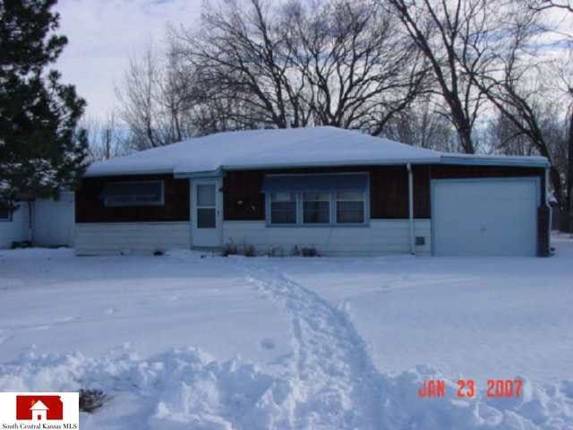 221 E Edgemoor, Derby, KS 67037
