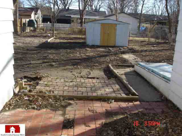 221 E Edgemoor, Derby, KS 67037