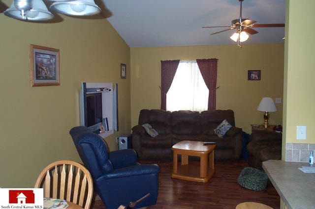734 Peach, Haysville, KS 67060