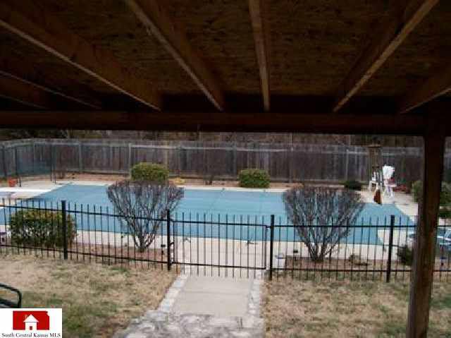 612 Trotter St, Maize, KS 67101