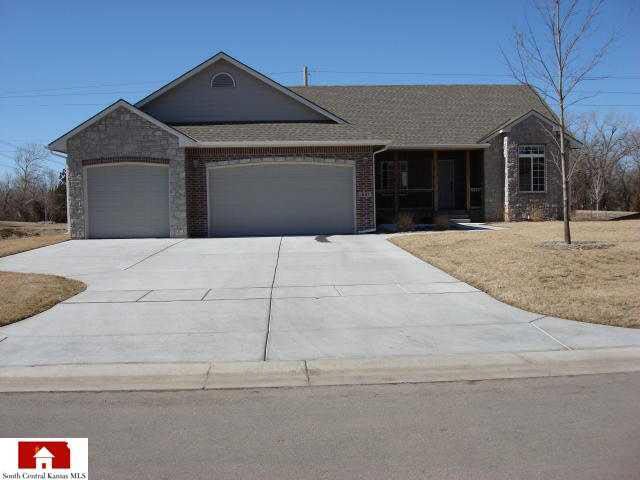 1847 Peckham Ct, Wichita, KS 67230