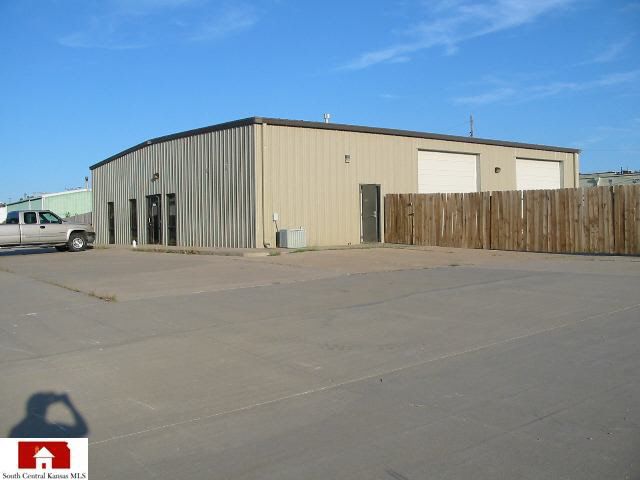 1501 E Broadbeck, Park City, KS 67219