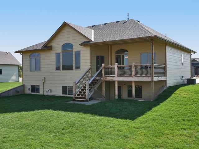 806 Verona Ct, Andover, KS 67002