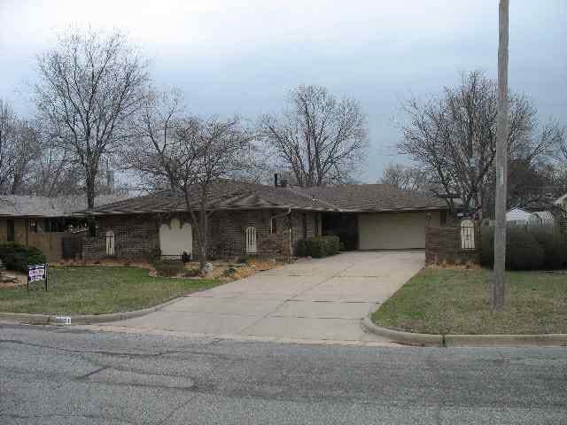 8401 E Lincoln, Wichita, KS 67207
