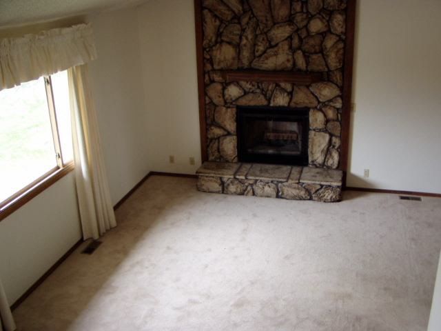 1613 Brendonwood, Derby, KS 67037