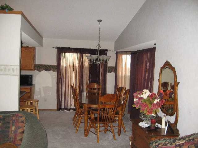 1689 Prairie Run Cir, Mulvane, KS 67110