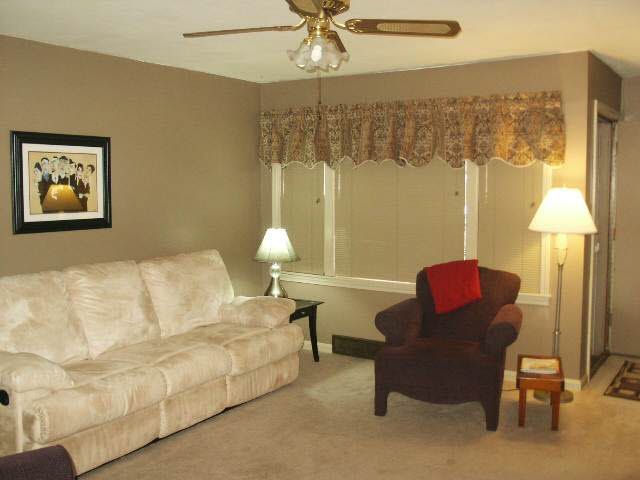 1658 S Windsor St, Wichita, KS 67218