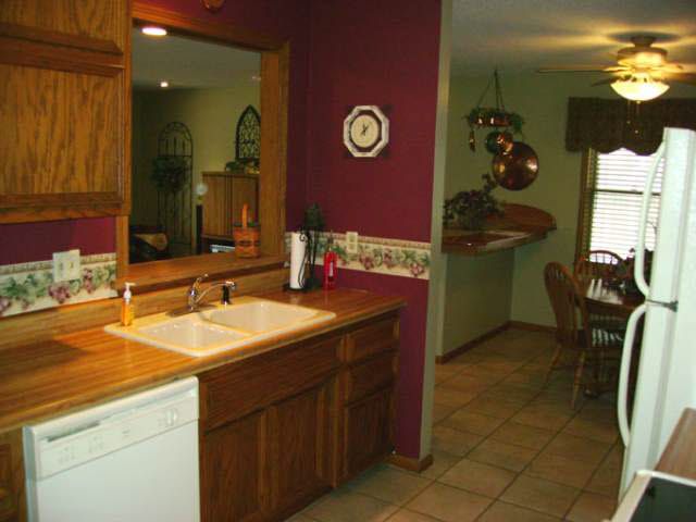 8909 Parkmont, Wichita, KS 67207