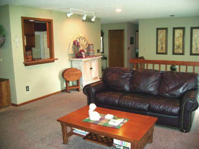 8909 Parkmont, Wichita, KS 67207