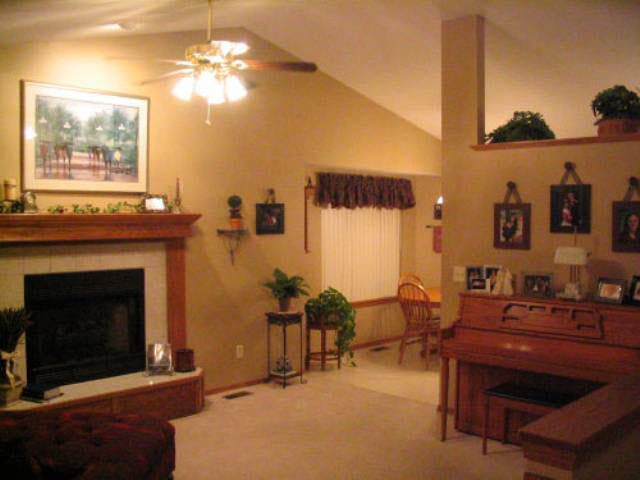 813 Timberleaf Dr, Derby, KS 67037