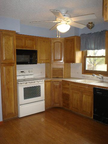 3410 E 103rd St #3410 103, Mulvane, KS 67110