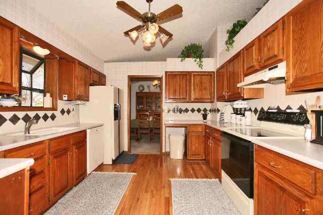 1418 E Cresthill, Derby, KS 67037