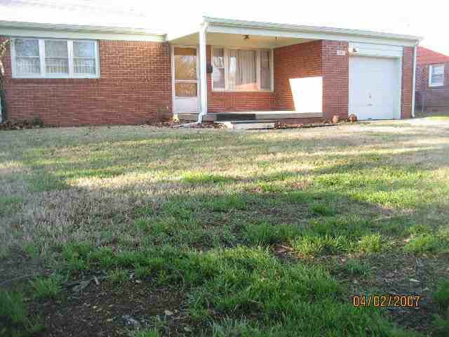 1521 E Amsden, Wichita, KS 67216