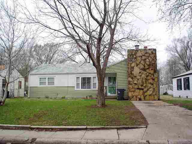 151 S Wire Ave, Haysville, KS 67060