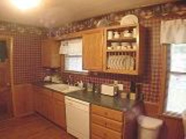 710 W 7th, Newton, KS 67114