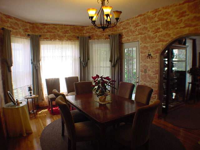 120 E 1st, Newton, KS 67114