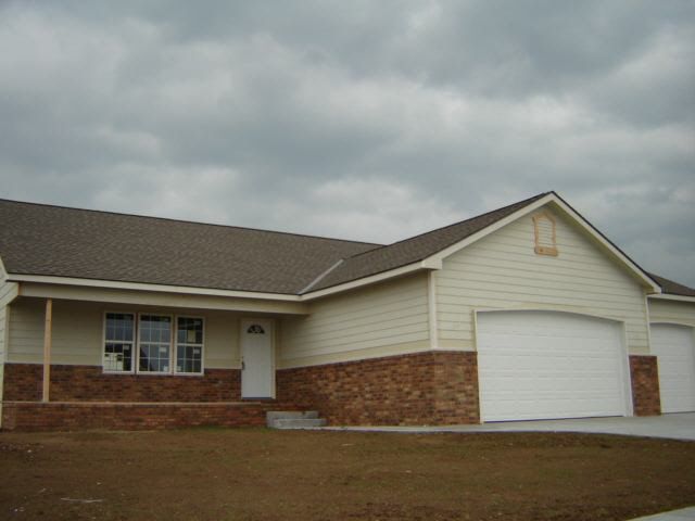 930 Stone Path St, Derby, KS 67037