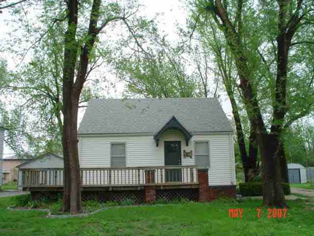 438 Meridian, Valley Center, KS 67147
