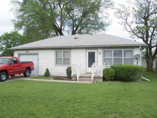 102 W 2nd, Hillsboro, KS 67063