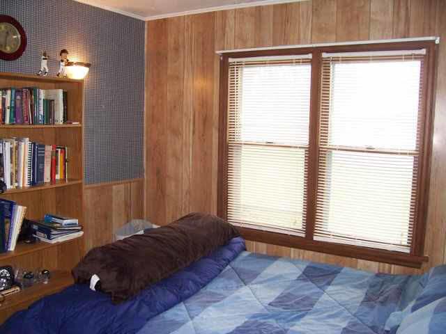 102 W 2nd, Hillsboro, KS 67063