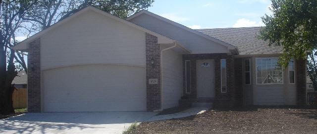 803 Hedgewood, Andover, KS 67002