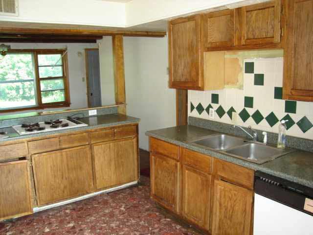 2923 E Ellen, Wichita, KS 67219