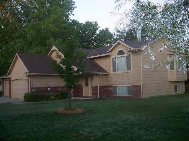 613 Highland Dr, Andover, KS 67002