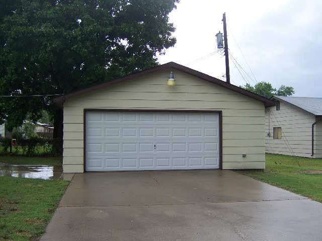 220 E Zella, Maize, KS 67101