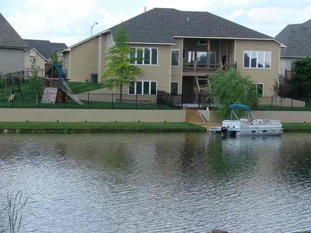 6601 Warren Cir, Wichita, KS 67212