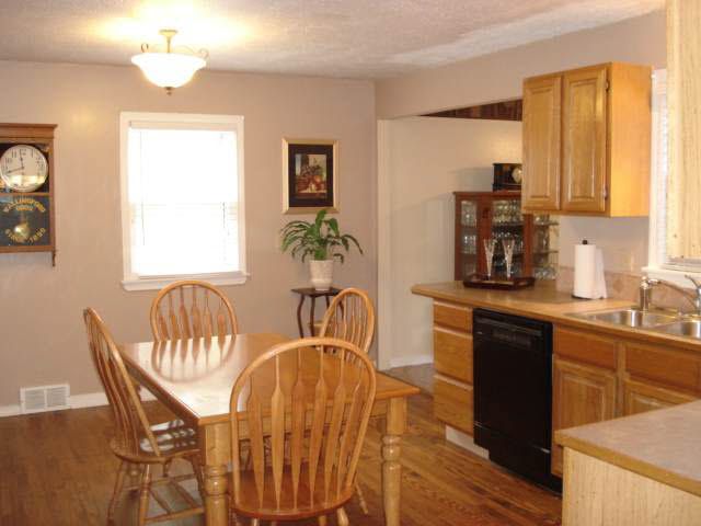 3425 E Pine, Wichita, KS 67208