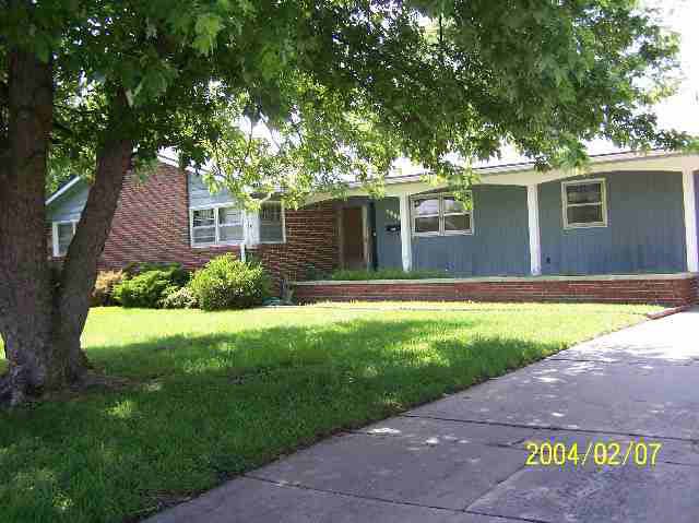 1161 Farmstead, Wichita, KS 67206