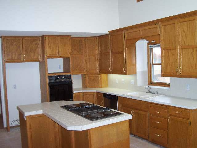 6821 E 25th St, Wichita, KS 67226