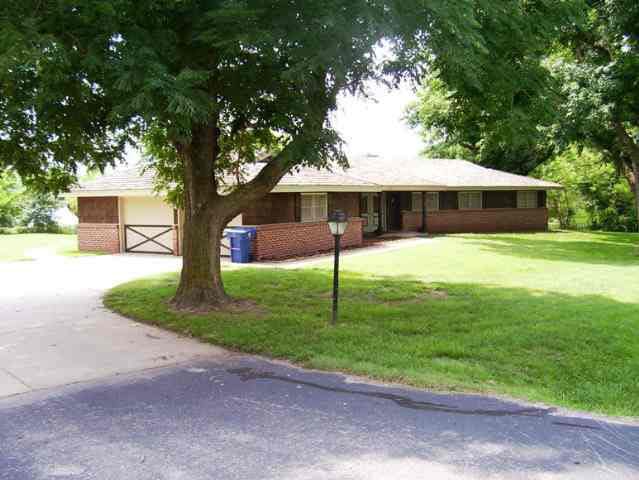 5 N Lakeview Dr, Goddard, KS 67052