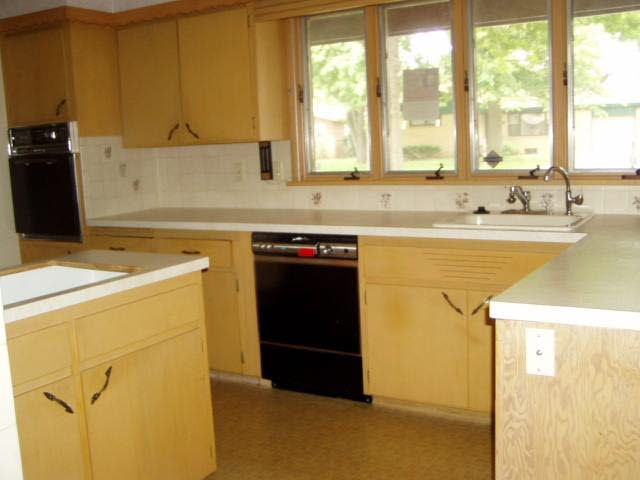 604 N Riverdale, Mulvane, KS 67110