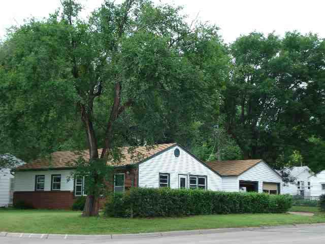 1057 N Lakeview, Derby, KS 67037