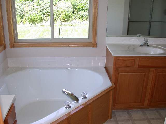 1313 E Sand Pointe Cir, Wichita, KS 67216