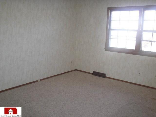 8314 E Castle, Wichita, KS 67207