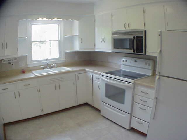 2542 E Sennett, Wichita, KS 67211
