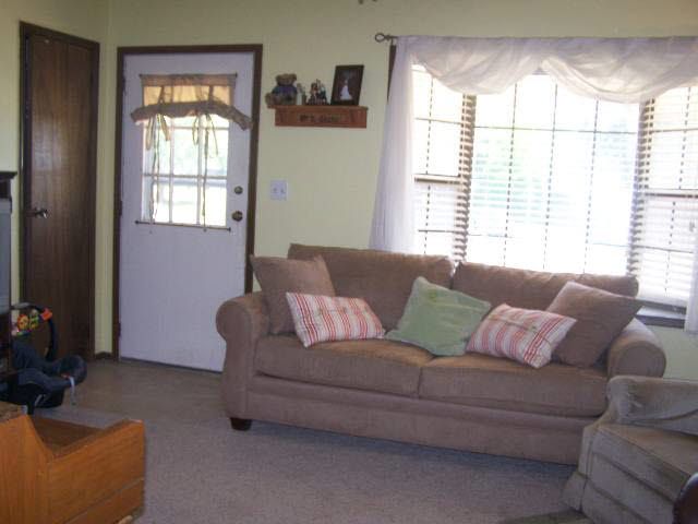 4 SE 4th Ct, Newton, KS 67114