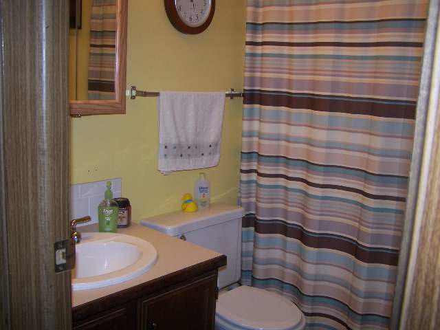 4 SE 4th Ct, Newton, KS 67114