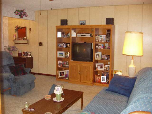2318 Walker St, Wichita, KS 67213