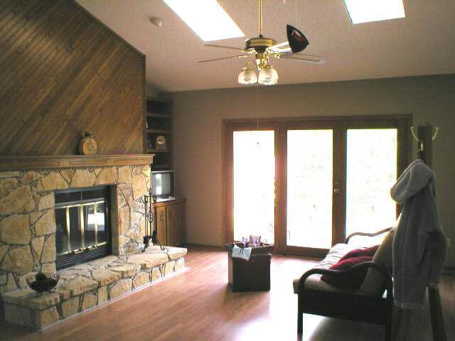 1324 E Warren Ave, Derby, KS 67037